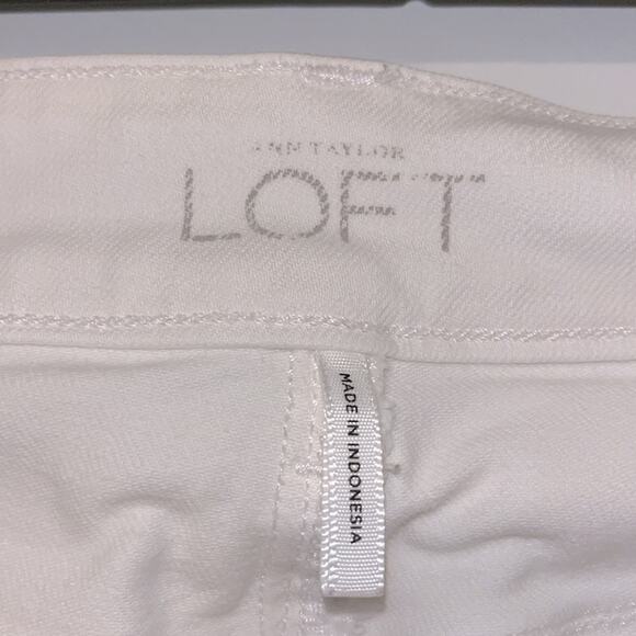 LOFT Soft White Mid-Rise Modern Crop Jeans - Picture 8 of 11
